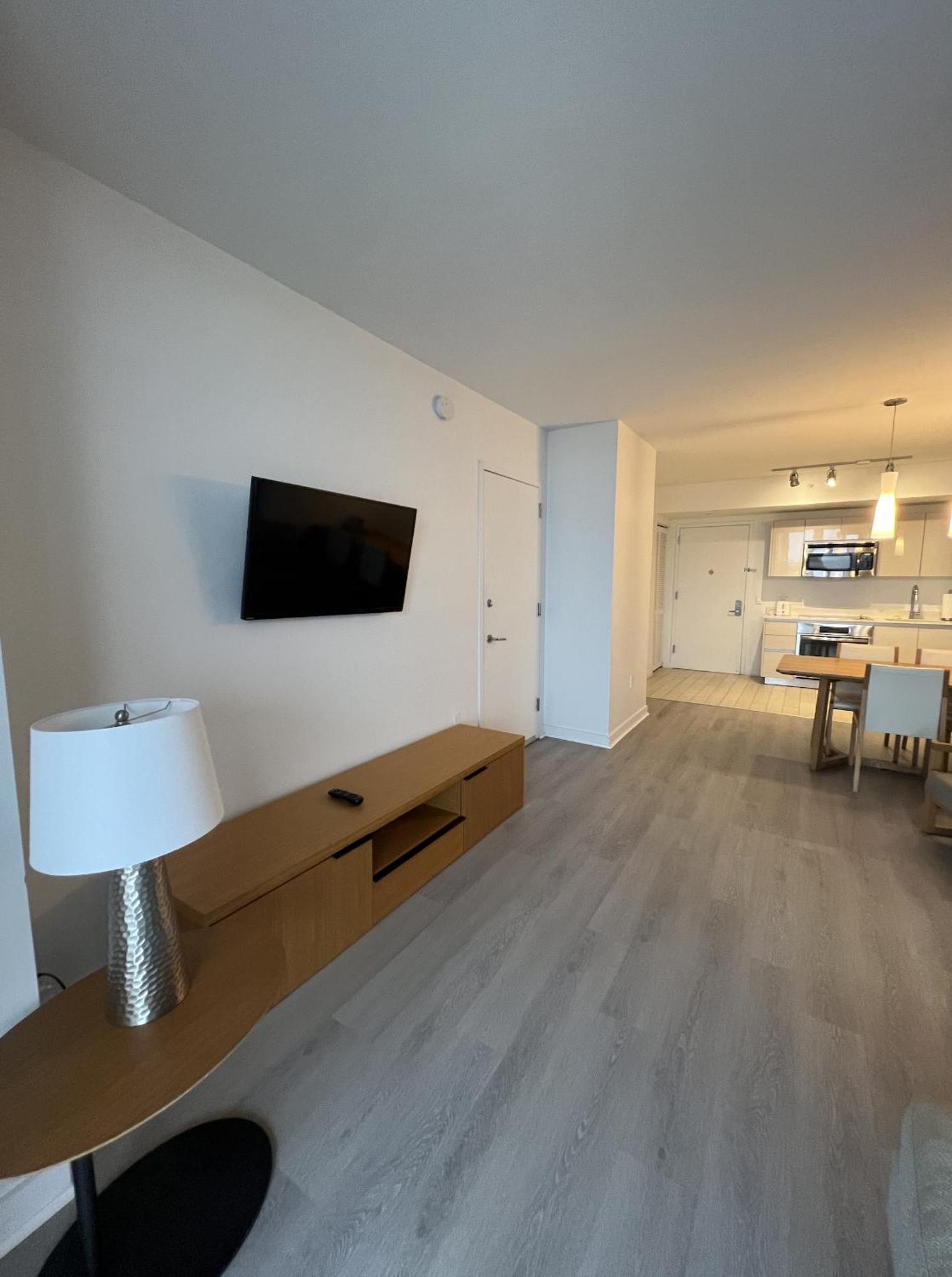 23Rd Floor Luxury & Spacious Beachwalk Resort Apartment With Amazing View 할렌데일비치 외부 사진