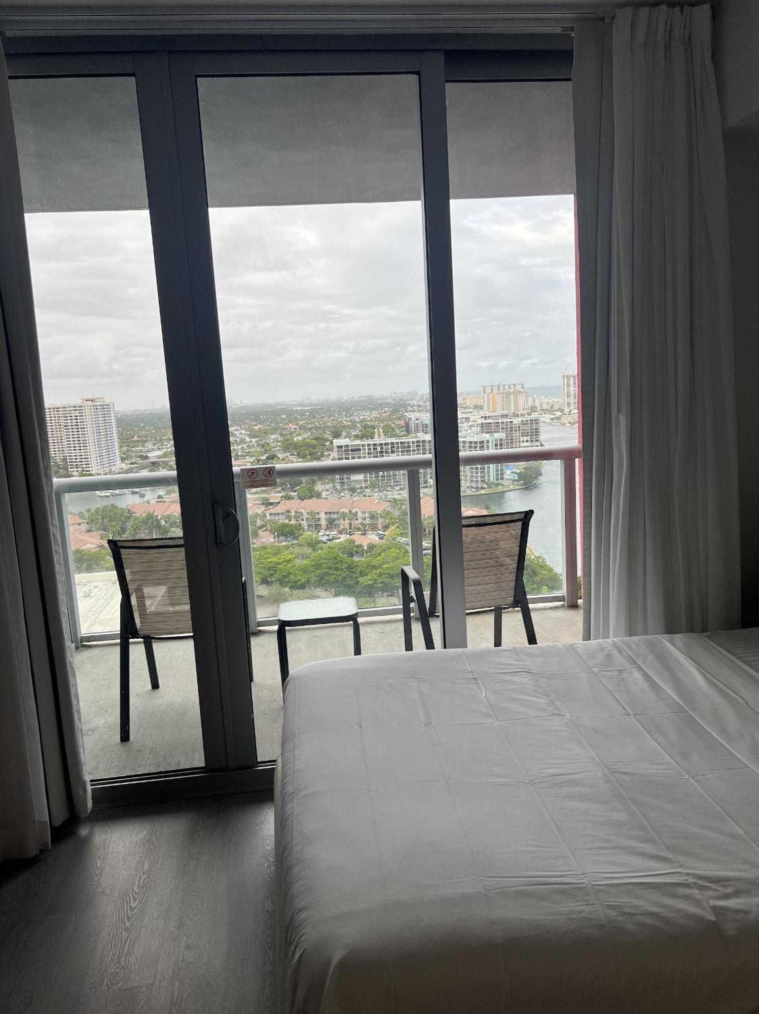 23Rd Floor Luxury & Spacious Beachwalk Resort Apartment With Amazing View 할렌데일비치 외부 사진