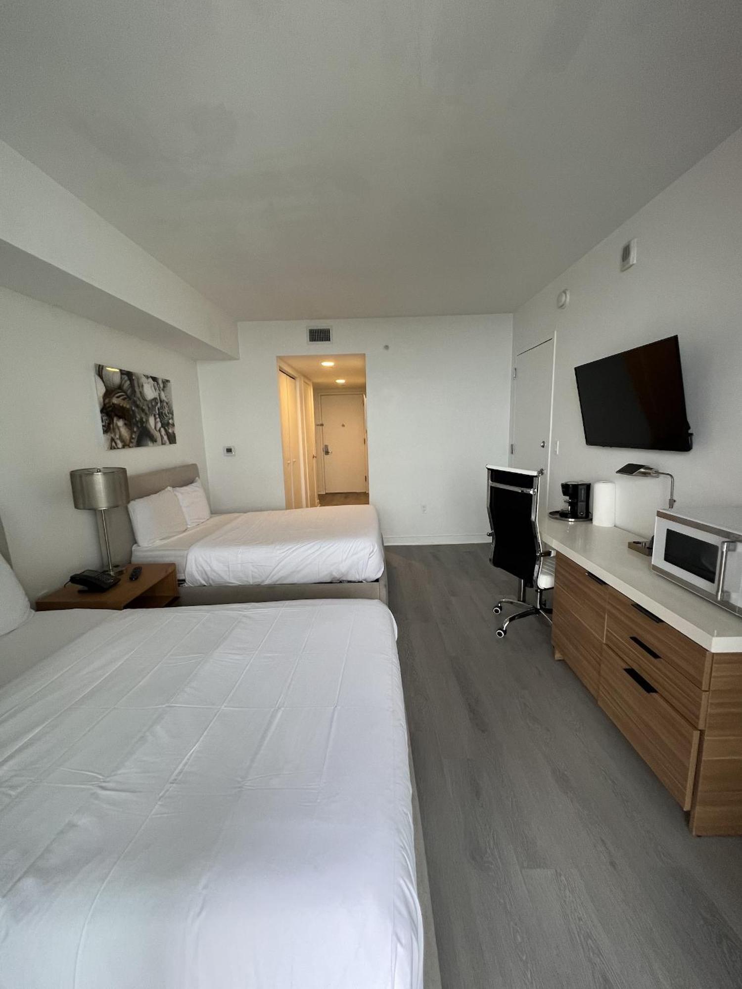 23Rd Floor Luxury & Spacious Beachwalk Resort Apartment With Amazing View 할렌데일비치 외부 사진